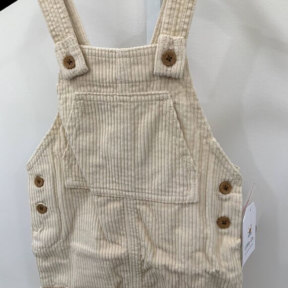 NWT!! 4T - Cream Corduroy Jumper/Overalls with Pockets Unisex - Picture 4 of 6